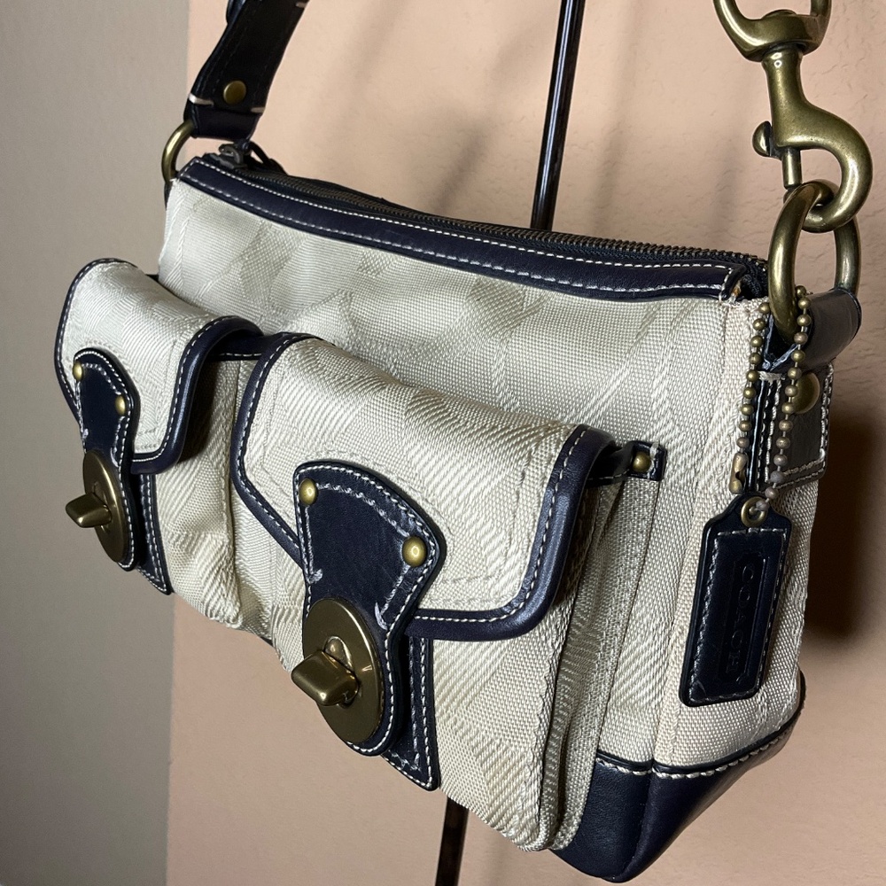 Coach Signature Hampton Cargo Pocket 10894 Navy Trim Double Turnlock Bag - Picture 7 of 13